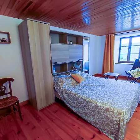 De Location De Vacance - St-flour - 6-8 Personnes Dans Le Cantal *
